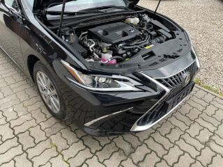 Lexus ES 300h 131kW