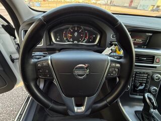 Volvo V60 Summum Facelift EU6 2.0 R4 D4 TDI 133kW