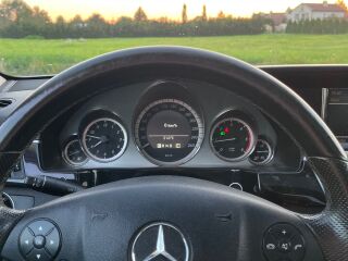 Mercedes-Benz E 220 Avantgarde 2.1 125kW