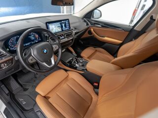 BMW X4 xDrive20i 2.0 135kW