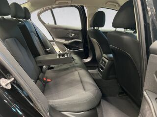 BMW 320 d xDrive 2.0 R4 140kW