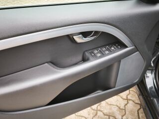 Volvo V70 MOMENTUM FACELIFT 2.0 133kW