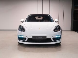 Porsche Panamera Turbo 4.0 V8 463кВ