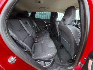 Volvo V40 Luxury Passion Red Solid 2.0 D3 110кВ