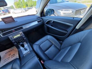 Volvo V70 MOMENTUM 2.4 R5 D5 136kW