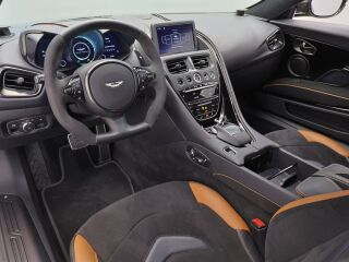 Aston Martin DBS V12 533kW