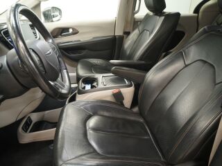 Chrysler Pacifica Touring 3.6 214kW