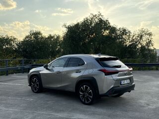 Lexus UX 250h 2.0 112кВ