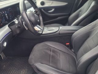 Mercedes-Benz E 220 4Matic AMG-Line 2.0 143kW