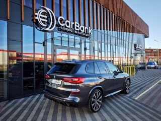 BMW X5 xDrive M-Sport Individual 3.0 195kW