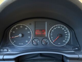 Volkswagen Golf V 1.6 85кВ
