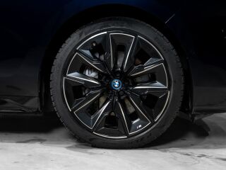 BMW i7 xDrive60 400kW