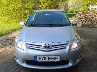 Toyota Auris 1.6 97kW