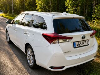 Toyota Auris 1.8 73kW