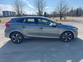 Volvo V40 R-Design-5 silindrit 2.0 D3 110кВ