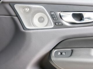 Volvo XC60 AWD ULTRA DARK LUXURY XENIUM FULL 2.0 T6 Long Range Plug-In-Hybrid 293kW