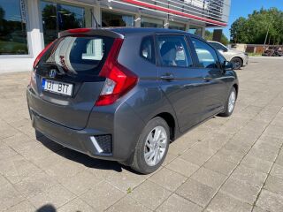Honda Jazz 1.3 75кВ