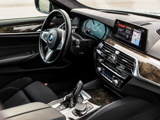 BMW M550 i xDrive M-Performance 4.4 V8 375kW