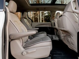 Chrysler Pacifica Limited 3.6 214kW