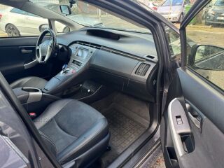 Toyota Prius 1.8 73кВ