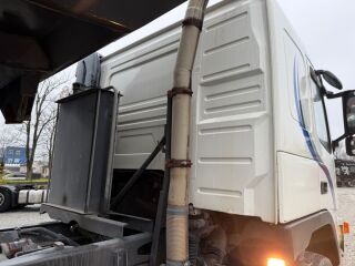 Volvo FM 340 6x2 box vibra