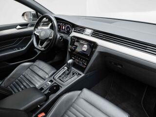 Volkswagen Passat TDI Elegance 2.0 110кВ