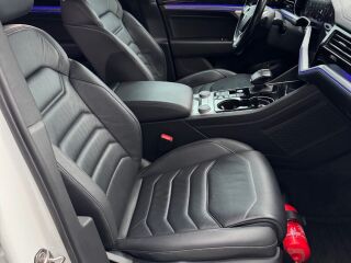 Volkswagen Touareg R-line 3.0 V6 170kW