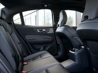 Volvo S60 AWD B&W ULTIMATE DARK XENIUM INTELLI 2.0 T8 Plug-in LONG RANGE 335kW