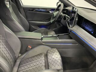 Volkswagen Passat Variant 4Motion R-Line Black Style 2.0 TDI 142кВ