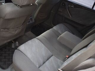 Mercedes-Benz E 220 Avangarge 2.2 R4 CDI 105kW