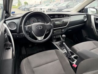 Toyota Auris 1.6 97кВ