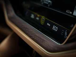 Volkswagen Touareg Atmosphere 4Motion Plug-In Hybrid 3.0 V6 TFSI PHEV 280kW 250кВ