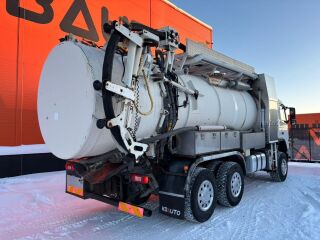 Volvo FM 300 6x6 226kW