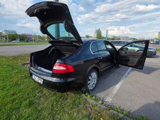 Skoda Superb Elegance Options 2.0 TDI 103kW