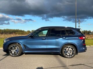BMW X5 M50 M50i M Sport Individual 4.4 V8 390кВ