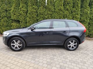 Volvo XC60 MOMENTUM 2.0 R4 D4 133kW