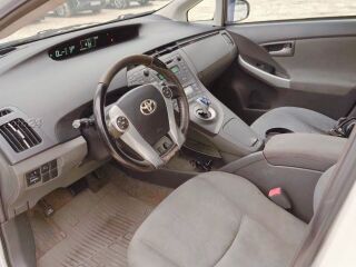Toyota Prius 1.8 73кВ