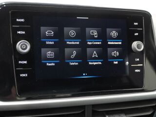 Volkswagen T-Roc Life 1.5 110кВ