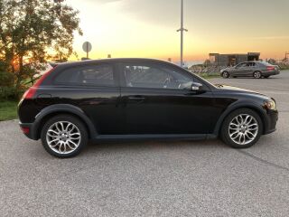 Volvo C30 2.4 I5 D5 132кВ