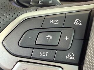 Volkswagen T-Roc R-Line 1.5 110кВ