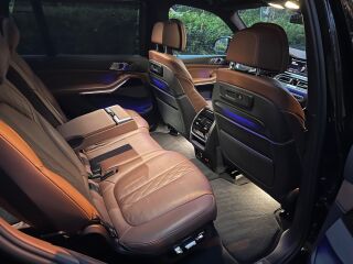 BMW X7 M50 3.0 Dark Shadow Edition 294kW