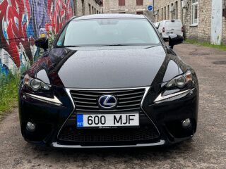 Lexus IS 300h 2.5 133kW