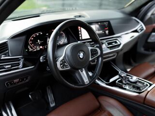 BMW X7 M-Sportpakett Individual B&W Shadowline 3.0 195kW