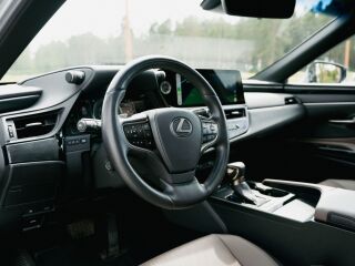 Lexus ES 300h 2.5 131kW