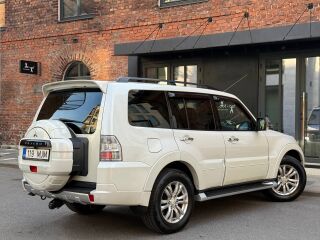 Mitsubishi Pajero Rockford DESIGN 3.2 147kW