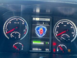 Scania G490 8x4*4 EURO6 + BOX VIBRATOR 360kW