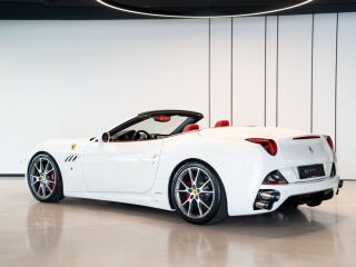 Ferrari California 4.3 V8 338kW