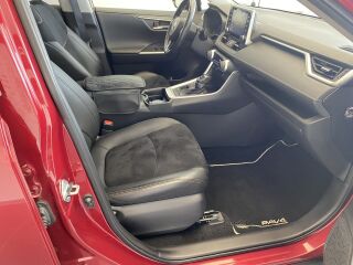 Toyota RAV4 Luxury Plus 2.5 131kW