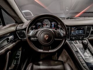 Porsche Panamera GTS Sport chrono 4.8 316kW