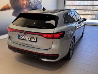 Volkswagen Passat R-Line Signature Black Style 2.0 TDI 142kW